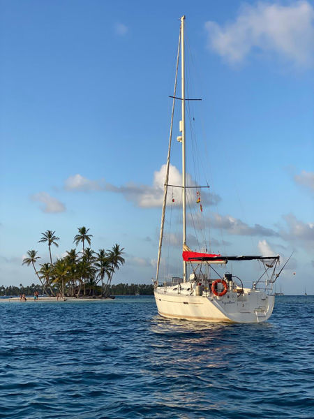 Imagen de Beneteau 393 – Owner’s Version (2004)